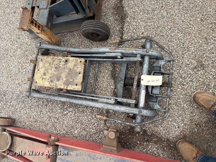 image for item DY3350 Tools