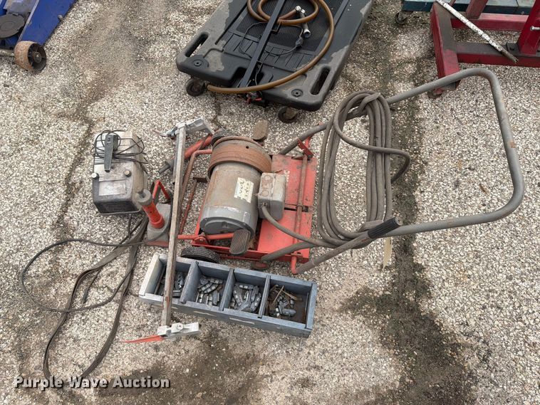 image for item DY3351 Tools
