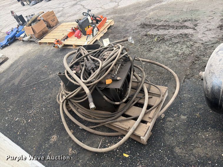image for item DY3352 Hydraulic tank 