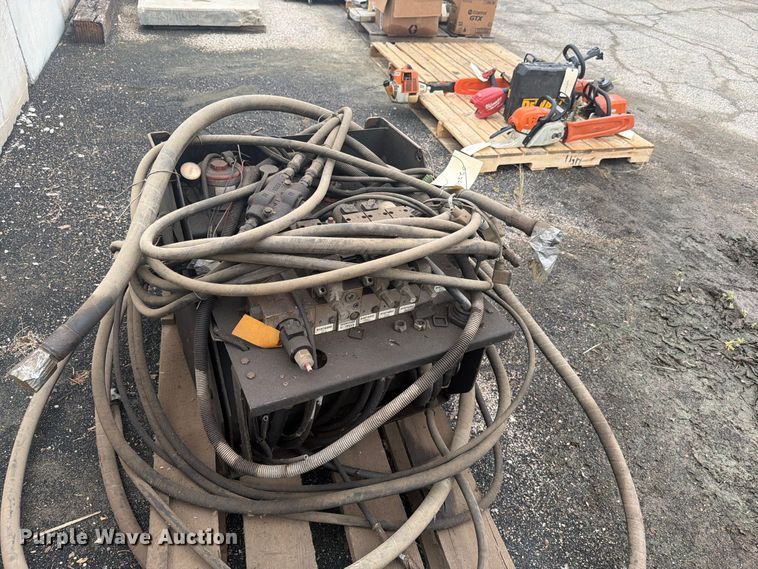 image for item DY3352 Hydraulic tank 