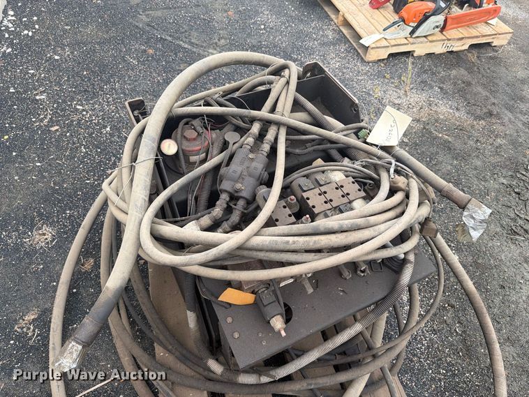 image for item DY3352 Hydraulic tank 