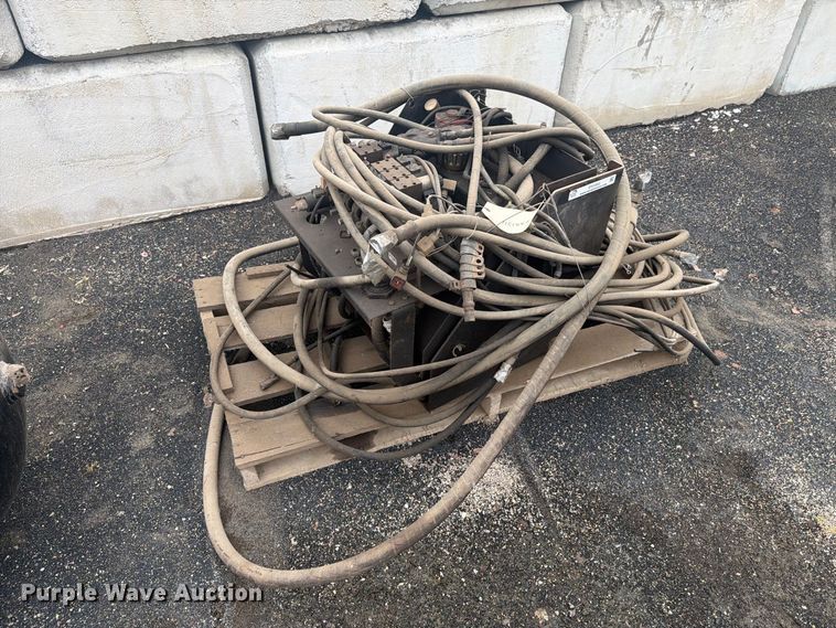 image for item DY3352 Hydraulic tank 