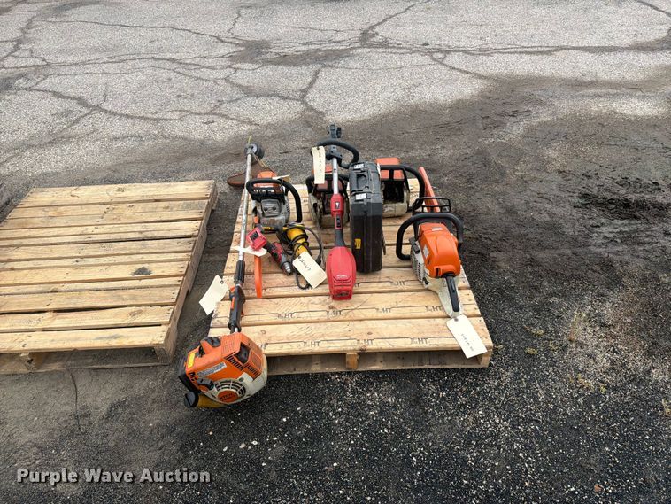image for item DY3353 Lawn equipment