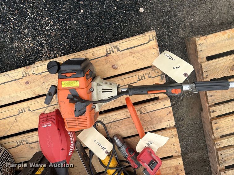 image for item DY3353 Lawn equipment