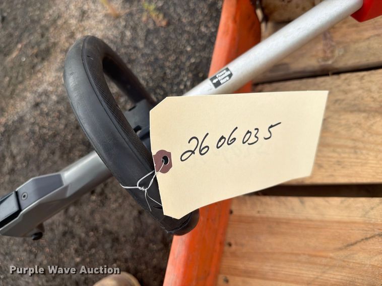 image for item DY3353 Lawn equipment