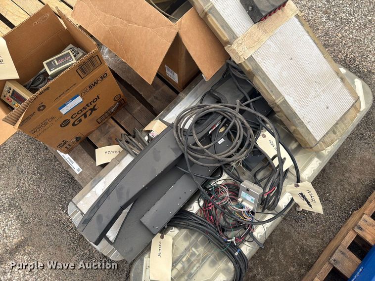 image for item DY3354 (5) light bars