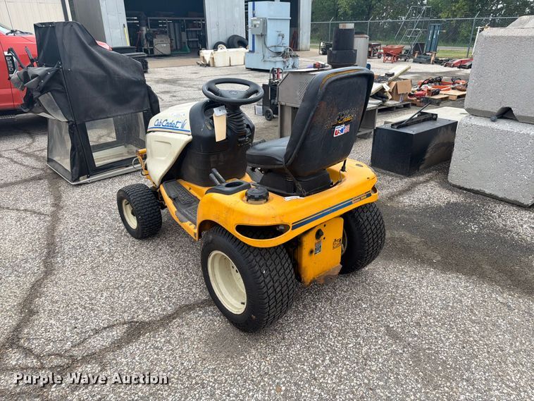 image for item DY3356 Cub Cadet 3206 lawn mower