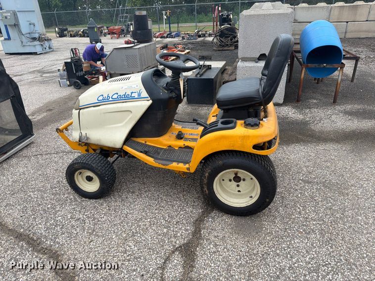 image for item DY3356 Cub Cadet 3206 lawn mower