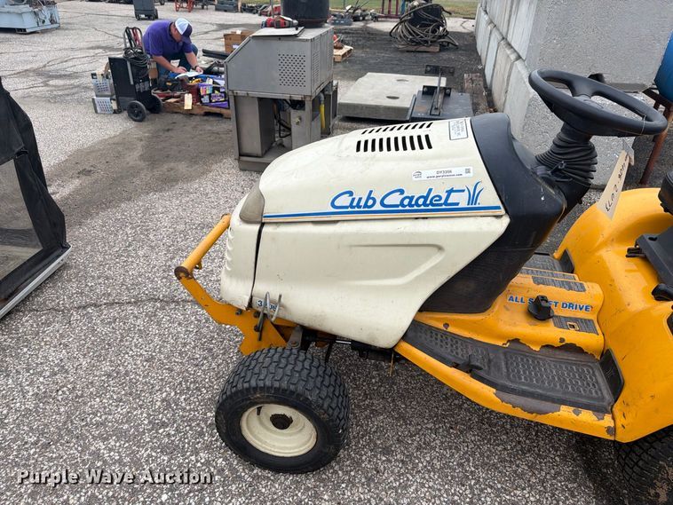 image for item DY3356 Cub Cadet 3206 lawn mower