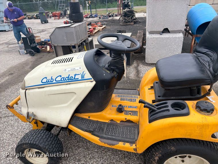image for item DY3356 Cub Cadet 3206 lawn mower