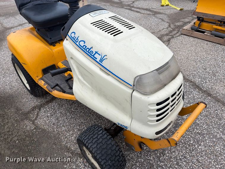 image for item DY3356 Cub Cadet 3206 lawn mower