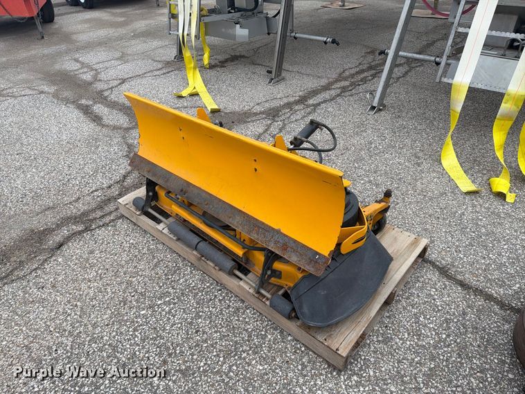 image for item DY3356 Cub Cadet 3206 lawn mower