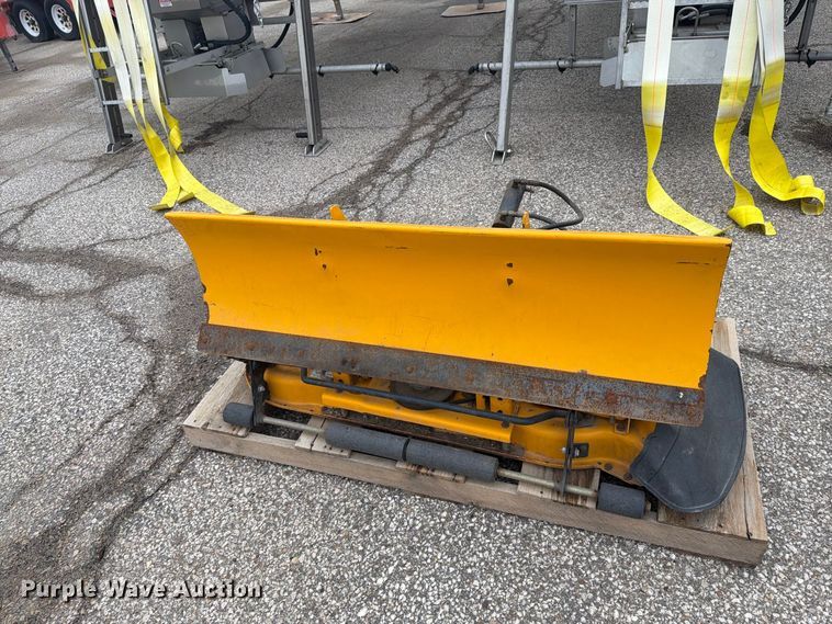 image for item DY3356 Cub Cadet 3206 lawn mower