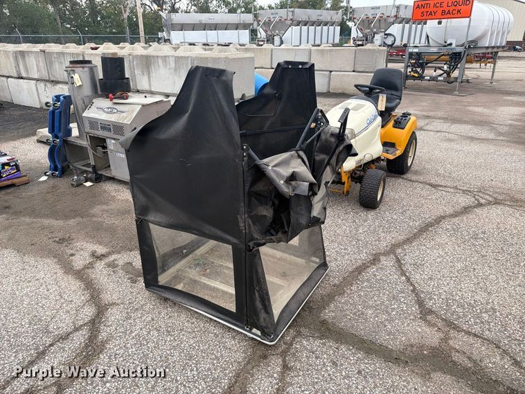 image for item DY3356 Cub Cadet 3206 lawn mower