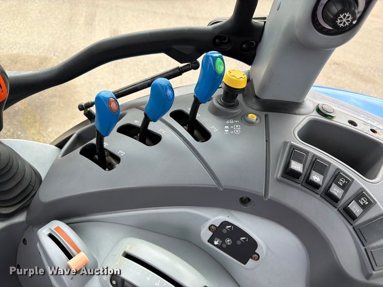 image for item DY3365 2019 New Holland T5.120 MFWD tractor