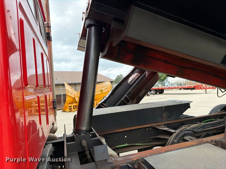 image for item DY3366 2009 Sterling L7500 dump truck