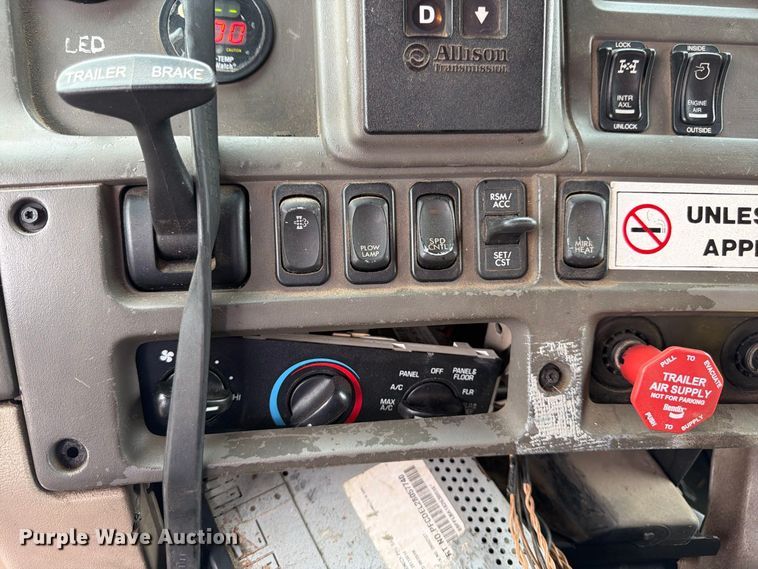 image for item DY3366 2009 Sterling L7500 dump truck