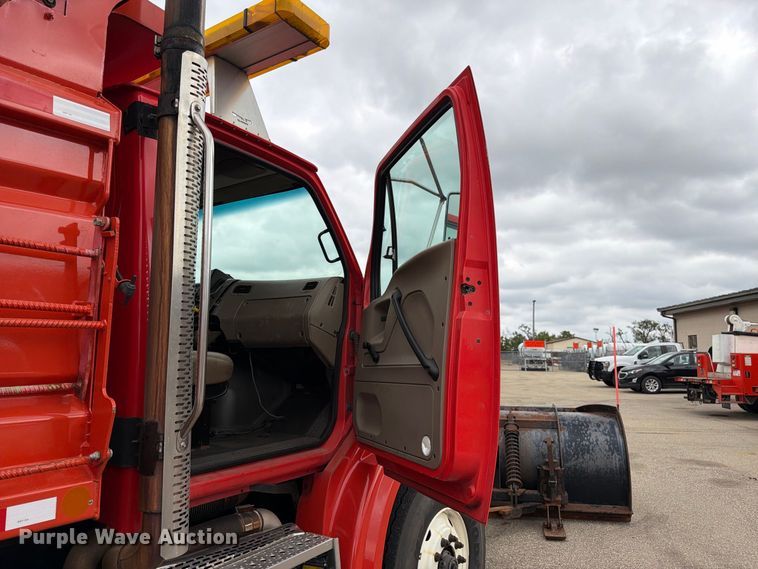 image for item DY3366 2009 Sterling L7500 dump truck