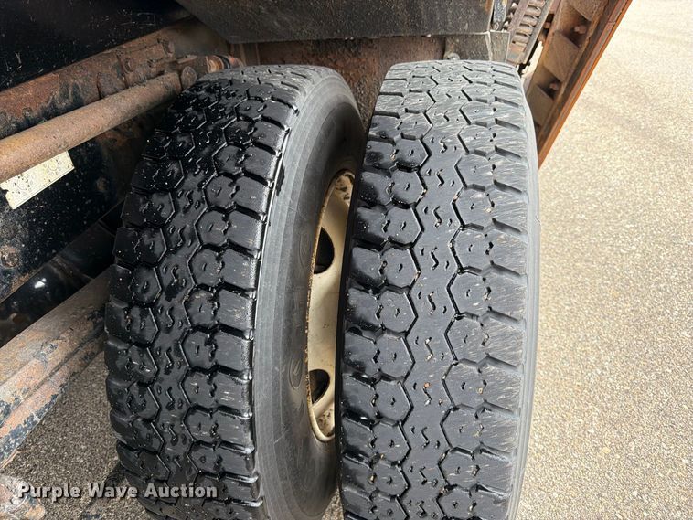 image for item DY3366 2009 Sterling L7500 dump truck