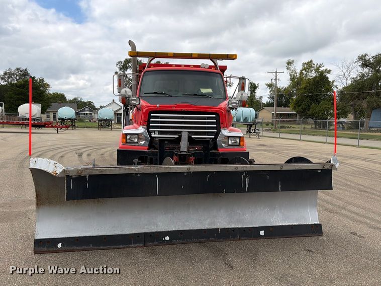 image for item DY3367 2009 Sterling L7500  dump truck