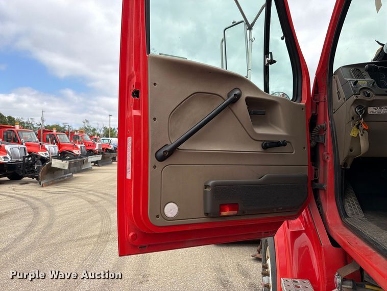 image for item DY3367 2009 Sterling L7500  dump truck