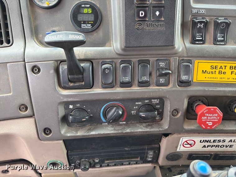 image for item DY3367 2009 Sterling L7500  dump truck