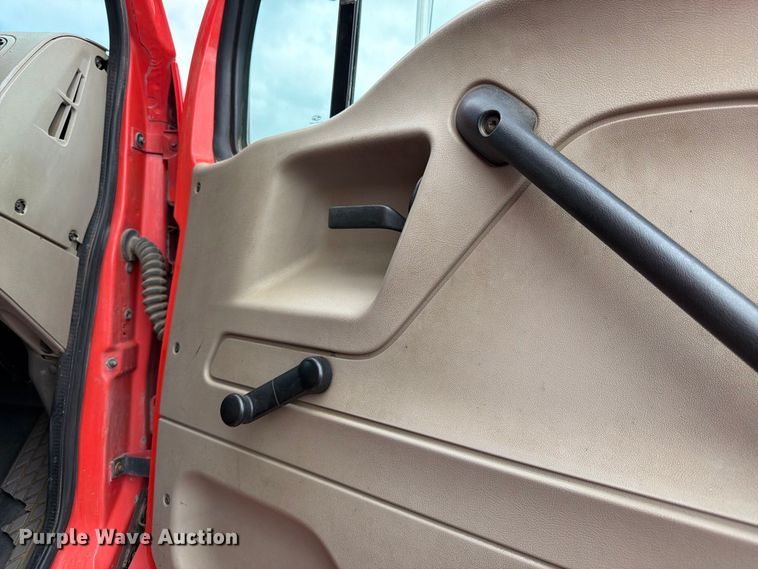 image for item DY3367 2009 Sterling L7500  dump truck