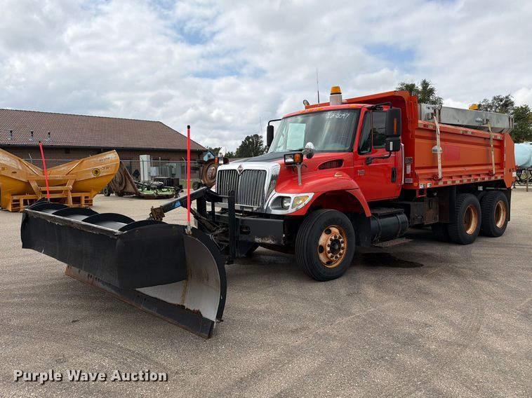 2007 International 7400 dump truck