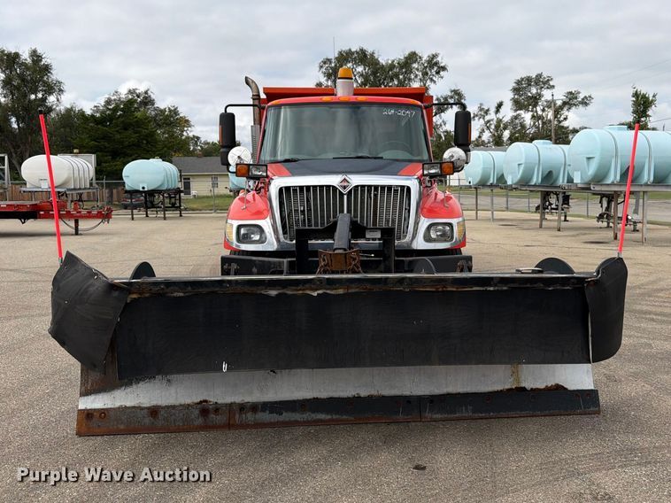 image for item DY3368 2007 International 7400 dump truck