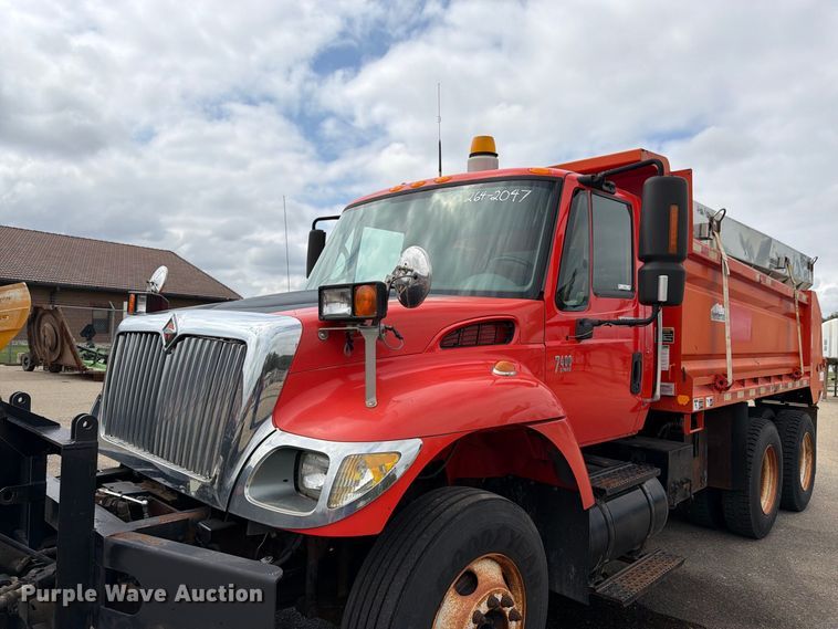 image for item DY3368 2007 International 7400 dump truck