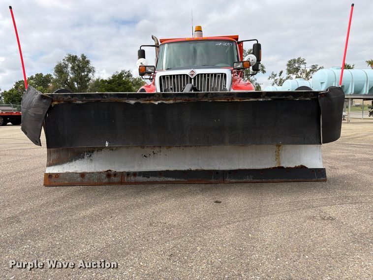 image for item DY3368 2007 International 7400 dump truck