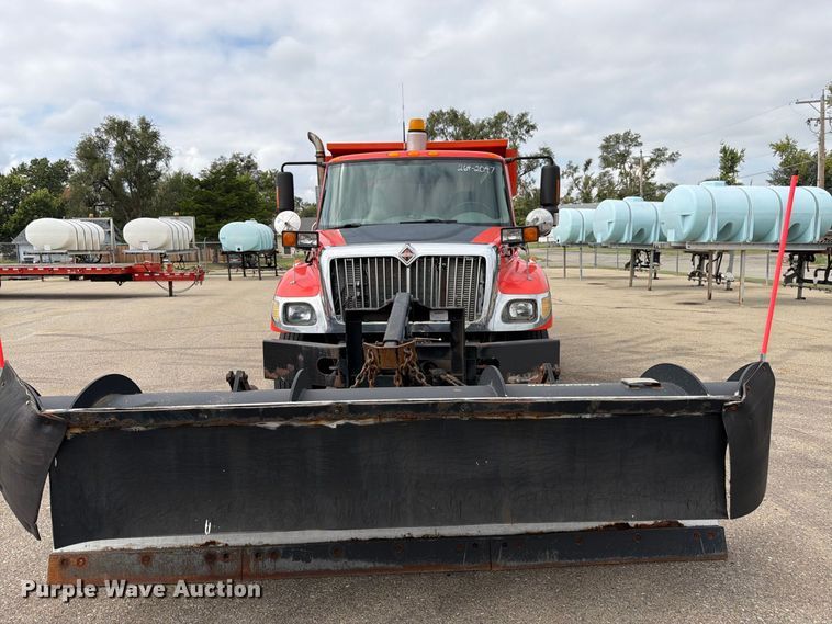 image for item DY3368 2007 International 7400 dump truck