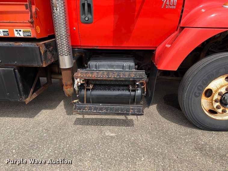 image for item DY3368 2007 International 7400 dump truck