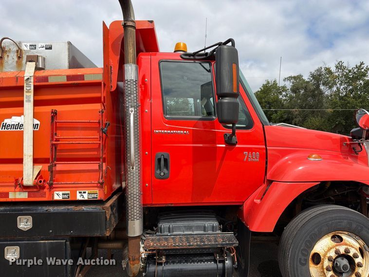 image for item DY3368 2007 International 7400 dump truck