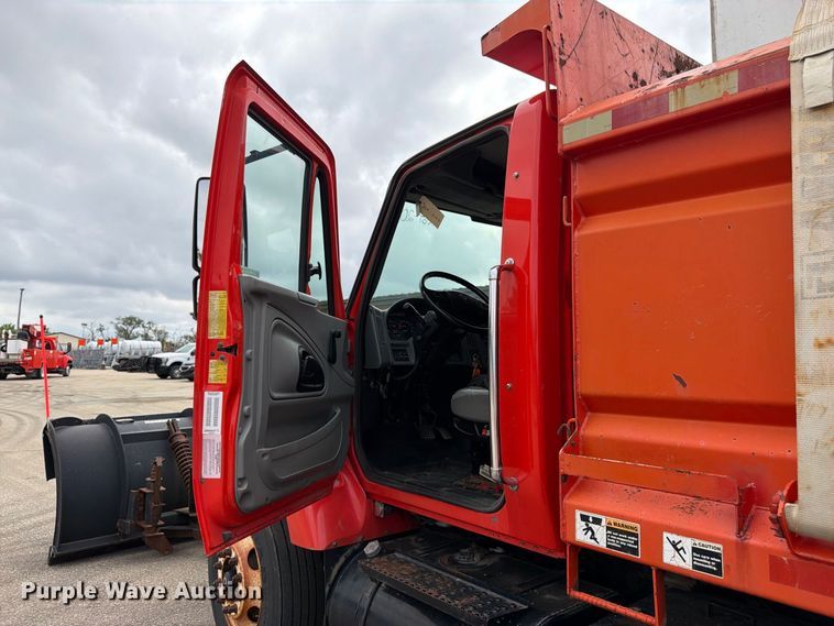 image for item DY3368 2007 International 7400 dump truck