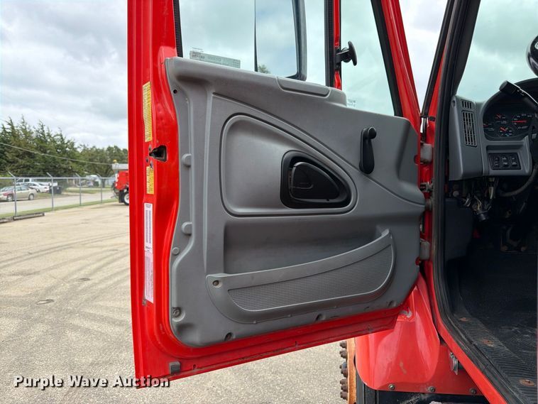 image for item DY3368 2007 International 7400 dump truck