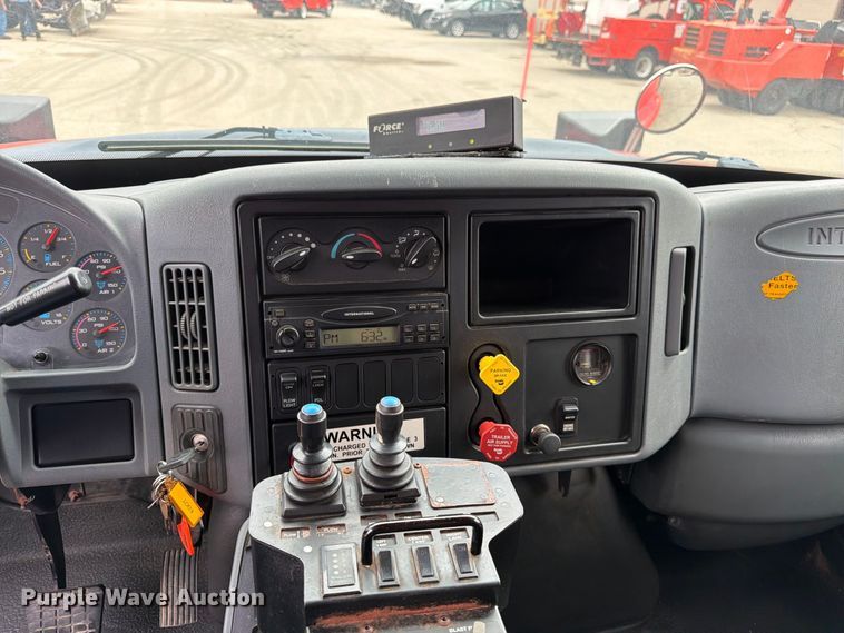 image for item DY3368 2007 International 7400 dump truck