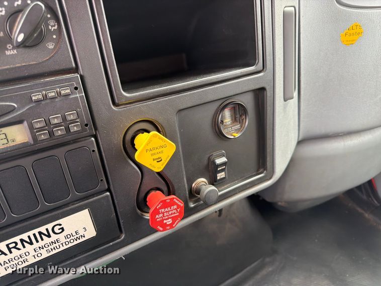 image for item DY3368 2007 International 7400 dump truck