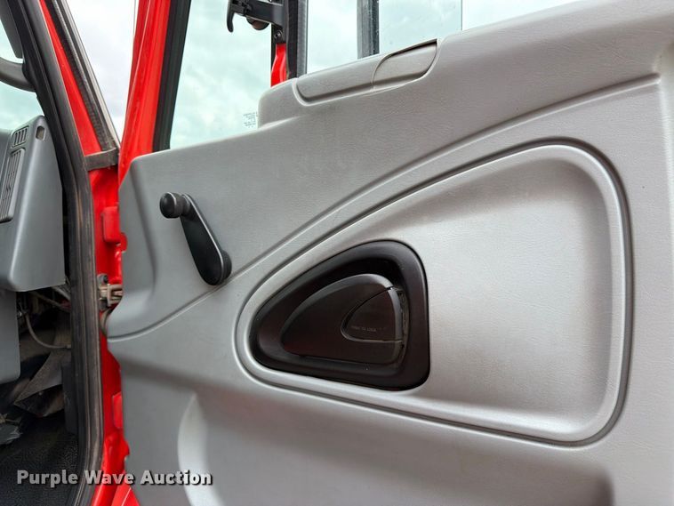image for item DY3368 2007 International 7400 dump truck