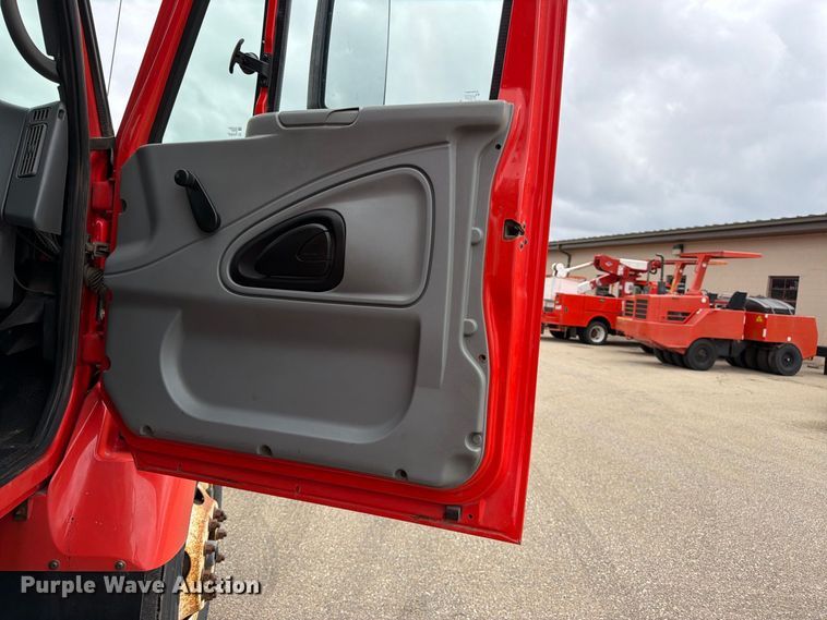 image for item DY3368 2007 International 7400 dump truck