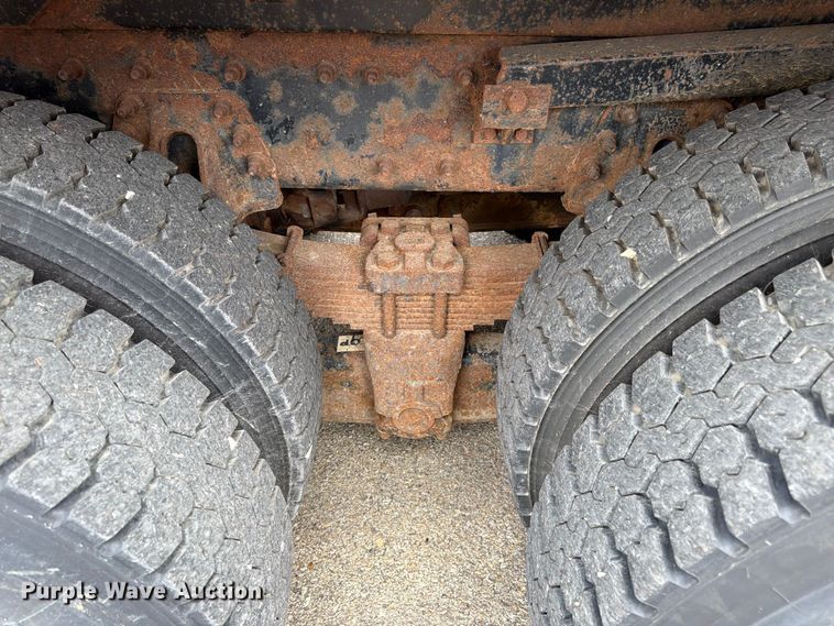 image for item DY3368 2007 International 7400 dump truck