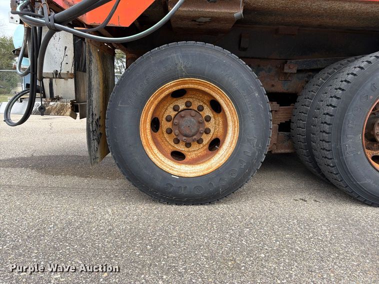 image for item DY3368 2007 International 7400 dump truck