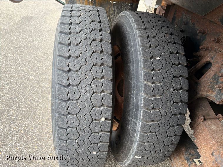 image for item DY3368 2007 International 7400 dump truck