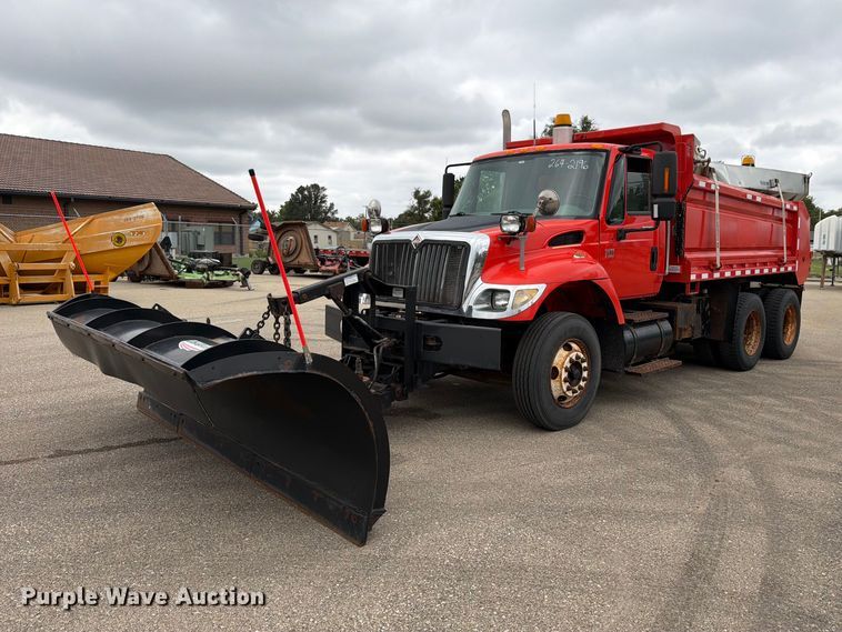 2007 International 7400 dump truck