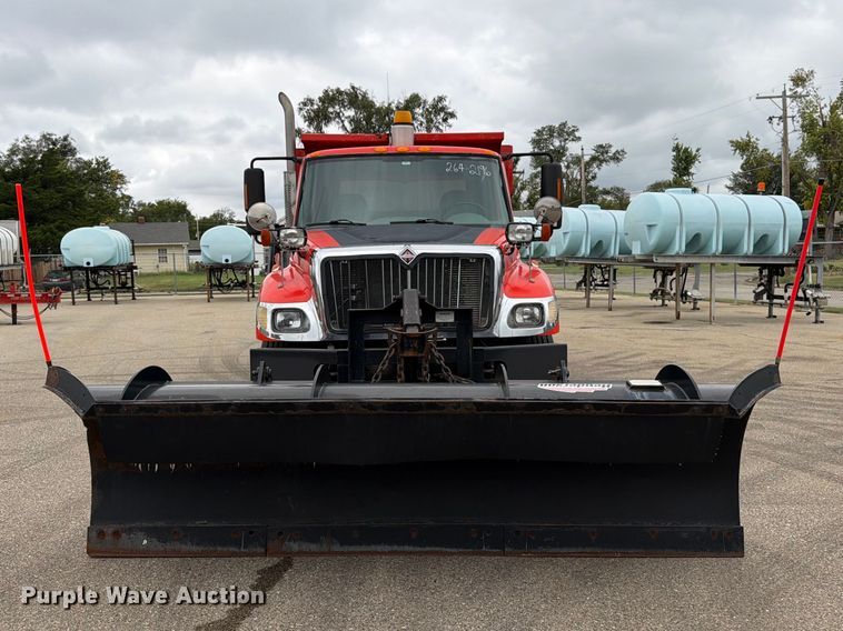 image for item DY3369 2007 International 7400 dump truck