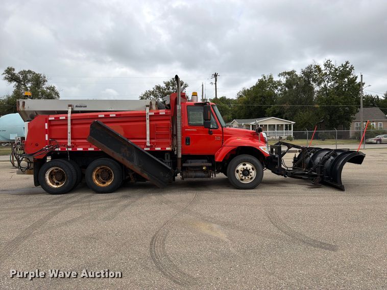 image for item DY3369 2007 International 7400 dump truck