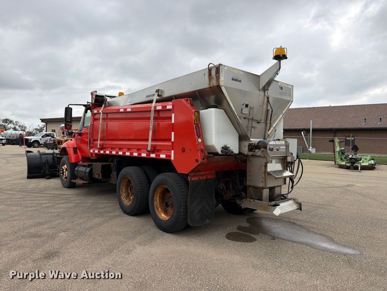 image for item DY3369 2007 International 7400 dump truck
