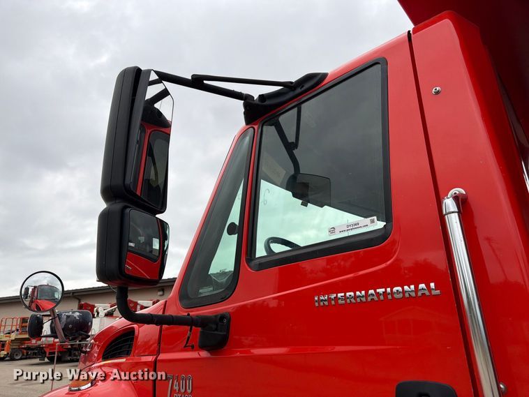 image for item DY3369 2007 International 7400 dump truck