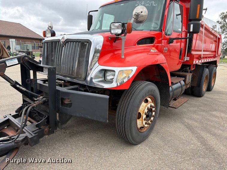 image for item DY3369 2007 International 7400 dump truck