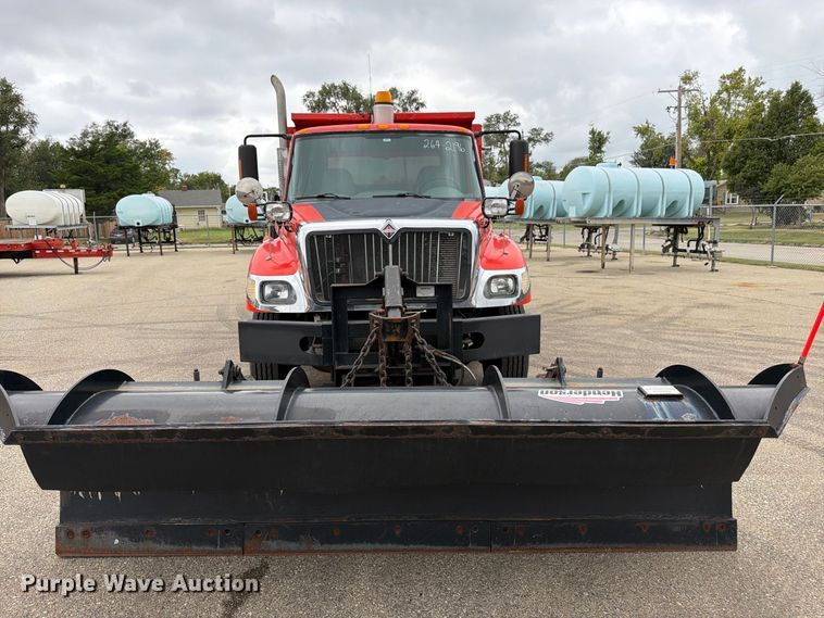 image for item DY3369 2007 International 7400 dump truck